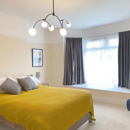 1 Ashford Road Guesthouse Redhill  Екстер'єр фото
