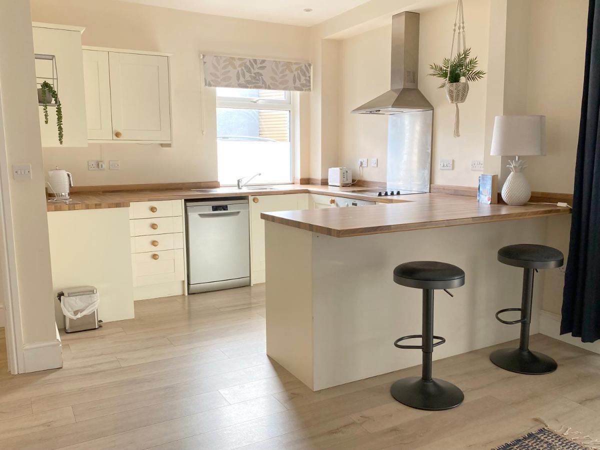 1 Ashford Road Guesthouse Redhill  Екстер'єр фото