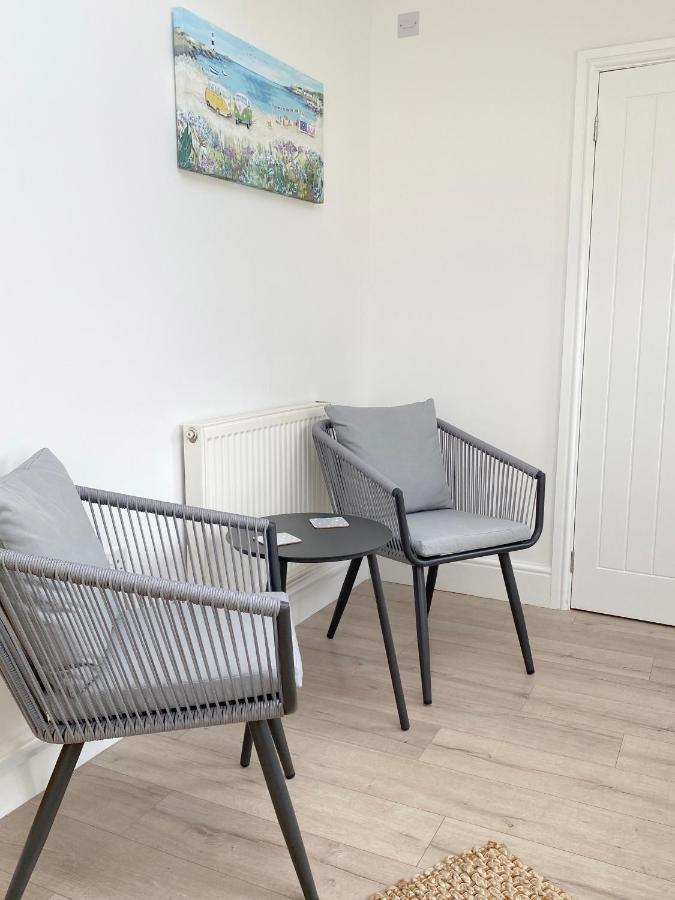 1 Ashford Road Guesthouse Redhill  Екстер'єр фото