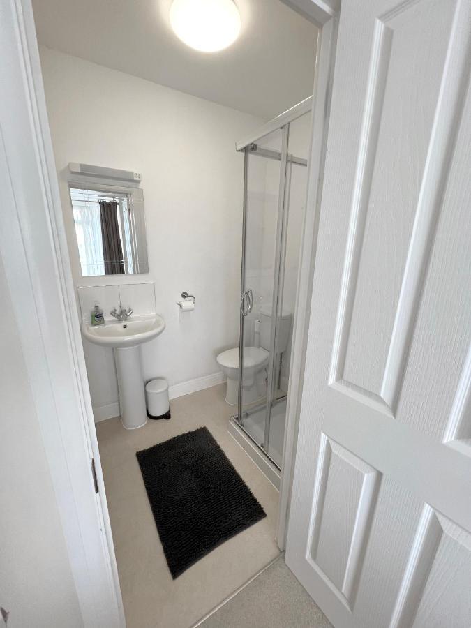 1 Ashford Road Guesthouse Redhill  Екстер'єр фото