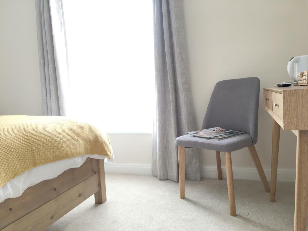 1 Ashford Road Guesthouse Redhill  Екстер'єр фото