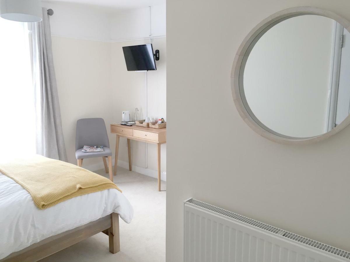 1 Ashford Road Guesthouse Redhill  Екстер'єр фото