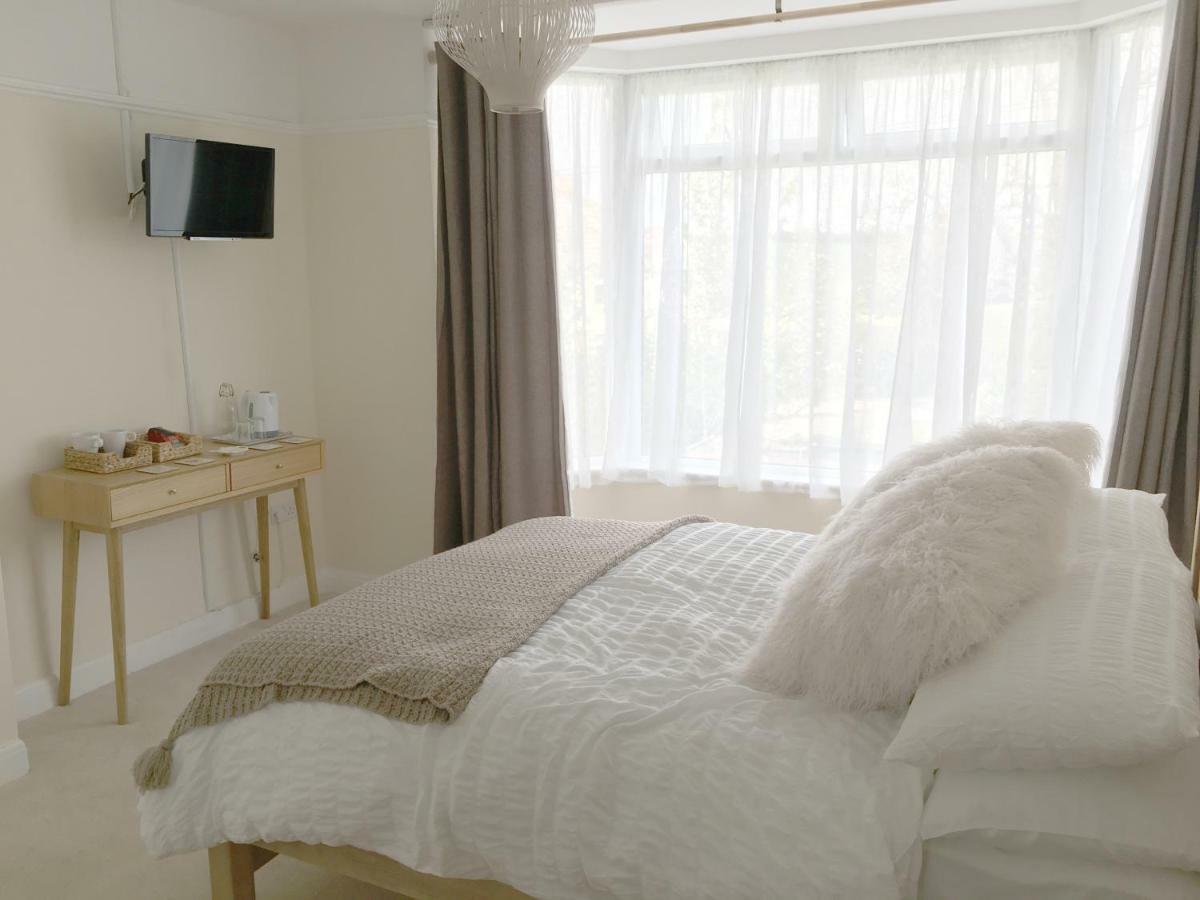 1 Ashford Road Guesthouse Redhill  Екстер'єр фото