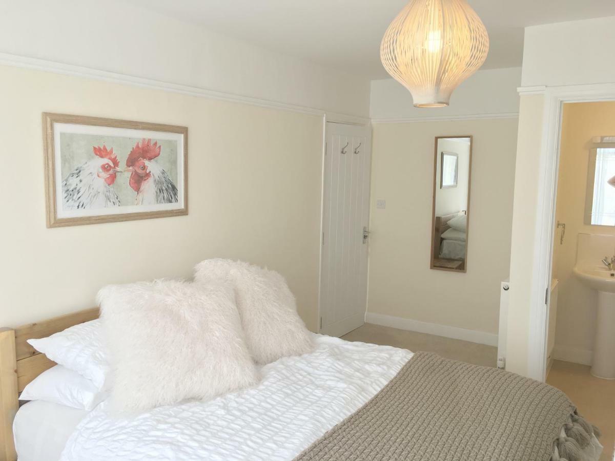 1 Ashford Road Guesthouse Redhill  Екстер'єр фото