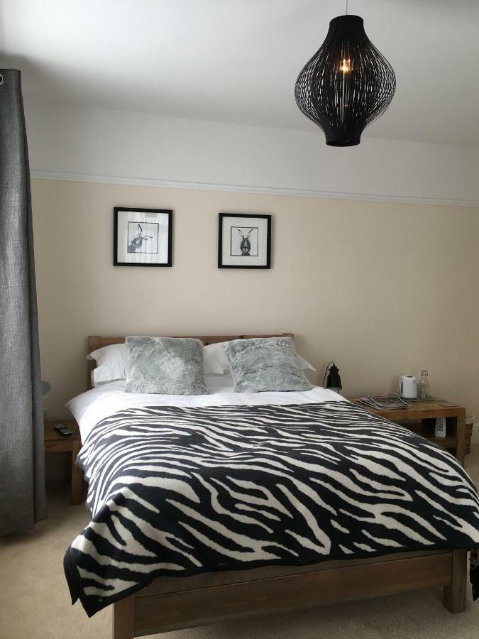 1 Ashford Road Guesthouse Redhill  Екстер'єр фото