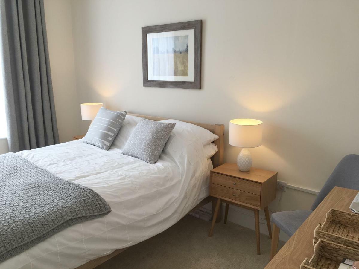 1 Ashford Road Guesthouse Redhill  Екстер'єр фото