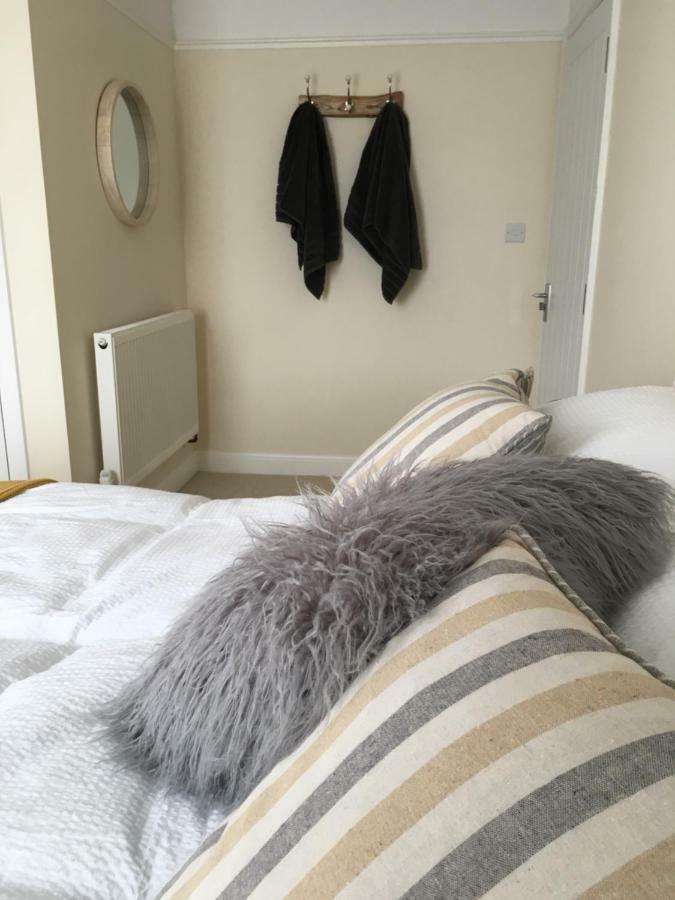 1 Ashford Road Guesthouse Redhill  Екстер'єр фото