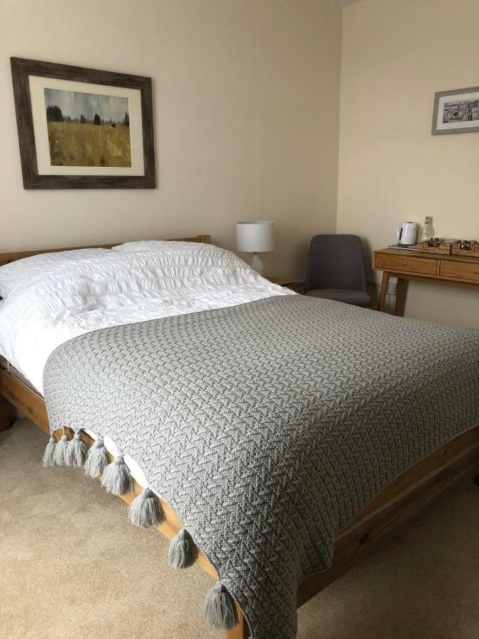 1 Ashford Road Guesthouse Redhill  Екстер'єр фото